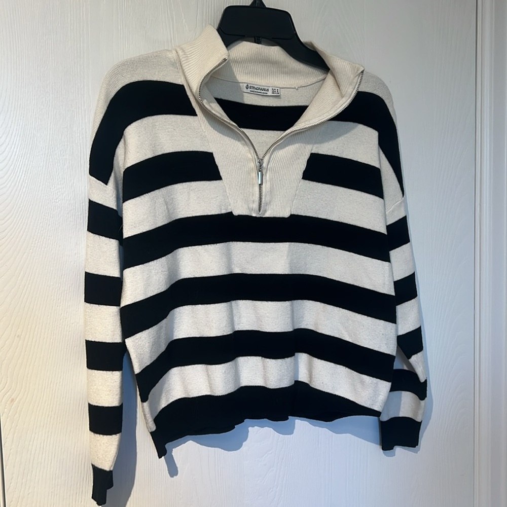 Stradivarius Striped Knit Half Zip Sweater in Black and White - Picture 6 of 13